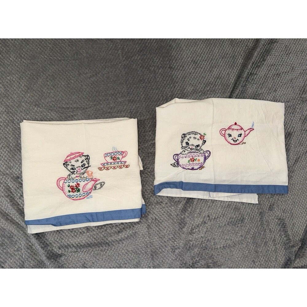 Vtg Hand Embroidered KITTENS Cats Cotton Tea Towels Two towels